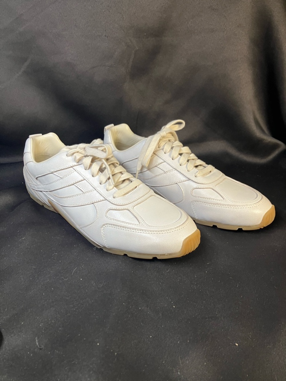 Vince Women's Cream White Sneakers with Gum Toe, 11M, White